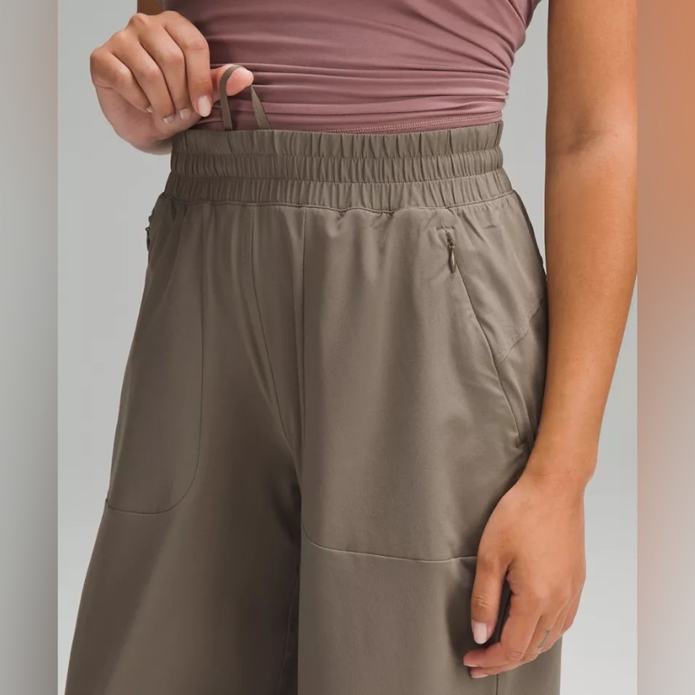 LULULEMON Swift Wide-Leg Mid-Rise Pants - Nomad/Khaki - Asia Fit. Size: Large - Picture 4 of 6